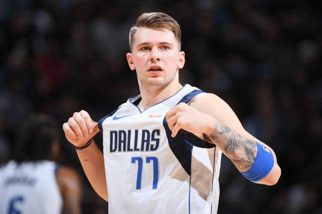 圣西罗爆满！德意大战吸引观众，单场万欧票房创纪录.